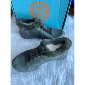 🆕 BZees Golden Bootie Womens Olive Green Slip-On Wedge Ankle Round Toe Size 9.5